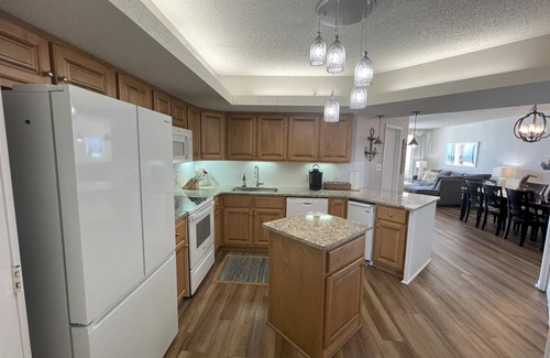 Orange Beach Condo | Summer House 702A - Beautiful Beach Decor - September Discounted!
