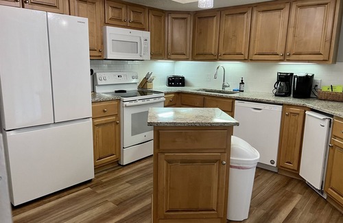 Orange Beach Condo | Summer House 702A - Beautiful Beach Decor - September Discounted!