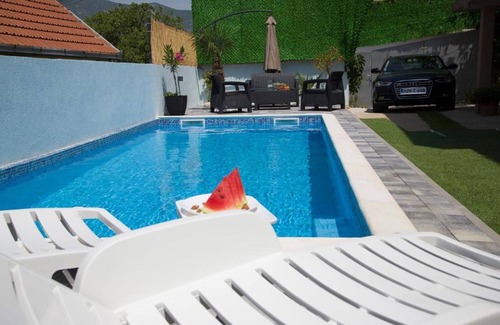 Mostar Apartment | Summer House - Apartment with Swimming Pool