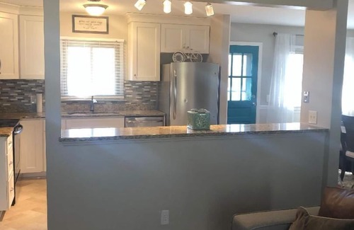 North Central House | Summer House private pool/lake/large backyard/fire pit