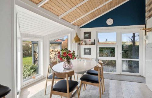 Ronde House | Summer House With Sauna Near Følle Strand