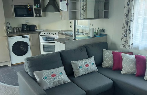St Leonards-On-Sea House | Summer Lodge Luxury Caravan in Hastings Free Wifi
