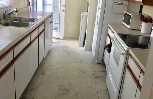 Myrtle Beach House | SUMMER LOVE- 3 bdrm, 2.5 bath, sleeps 10. Seconds to the beach! Golf cart