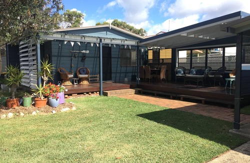 Culburra Beach House | SUMMER LOVING AT CULBURRA 3 minute stroll to the beach, classic Oz beach house