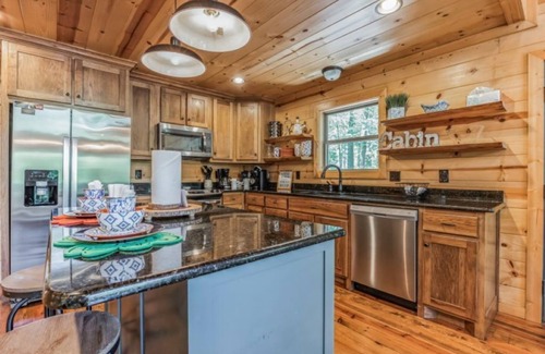 Broken Bow Cabin | Summer Moon Lodge in the Beautiful Broken Bow Oklahoma!