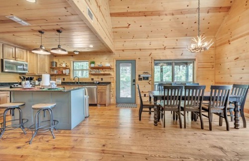 Broken Bow Cabin | Summer Moon Lodge in the Beautiful Broken Bow Oklahoma!