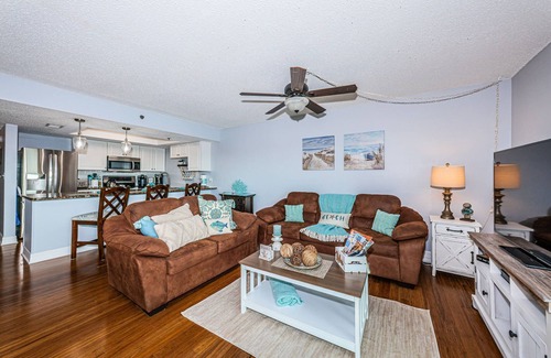 Indian Shores Condo | Summer Rate Drop⬇️ BEACH CONDO with sunrise view from balcony. POOL IS NOW OPEN!