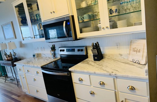 Oceanmarsh Subdivision House | SUMMER reduced price and minimum stay at gorgeous Harbor Island!