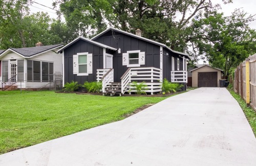 Murray Hill House | ~Summer's Last Cottage Sleeps 7 Hammock Haven~