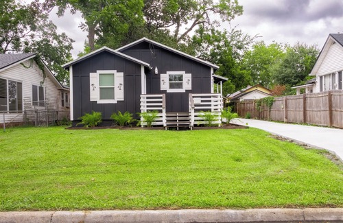 Murray Hill House | ~Summer's Last Cottage Sleeps 7 Hammock Haven~