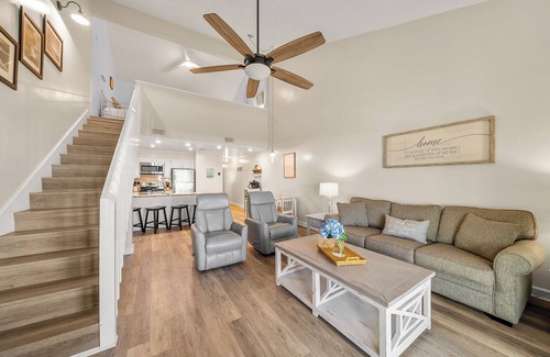 Laguna Beach Condo | Summer Sale: Well-Stocked Gulf Front Retreat with Amazing Views! Community Pool!