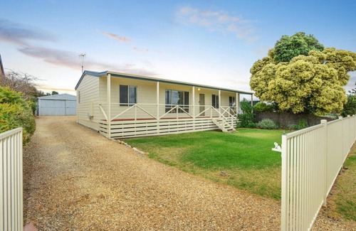 Middleton House | Summer Salt - 82 Padman Cres, Middleton
