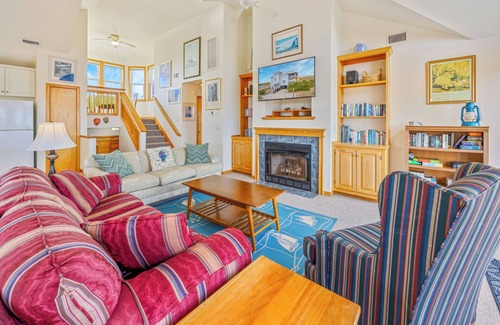 Farrow Shores House | SUMMER SAVINGS - Oceanfront Home with Hot Tub, Basketball