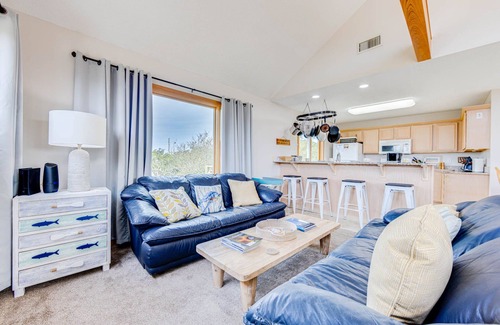 Frisco House | SUMMER SAVINGS - Oceanside Dog Friendly Home with Hot Tub, Game Room, Cargo Lift