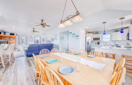 Salvo House | SUMMER SAVINGS - Oceanview with Pool, Hot Tub, Tiki Bar, Foosball, Beach Gear