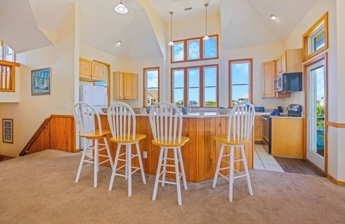 Ocean Isle Estates House | SUMMER SAVINGS - Semi-Oceanfront Dog Friendly w/Pool, Hot Tub, and Home Theater