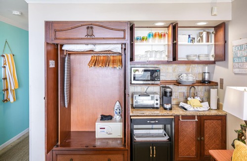 Wailua Apartment | Summer Special at Sea La Vie| Relaxing Studio Oceanfront with AC