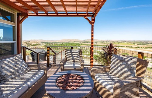 Paso Robles House | Summer Special! Book 2 nights, get 3rd night at 50%!