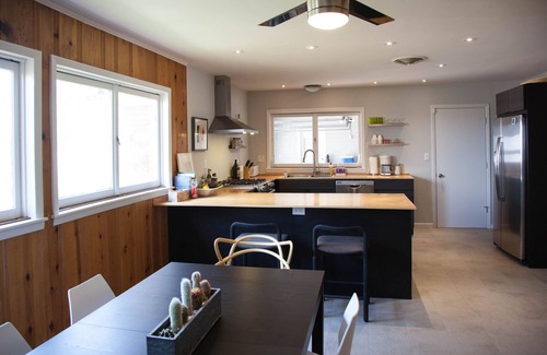 Marfa House | Summer Special - Remodeled mid-century home overlooking the mountains and town