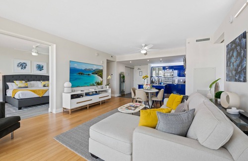 Central Beach Condo | Summer Special! Stunning condo with beach views and hotel amenities. Sleeps 6