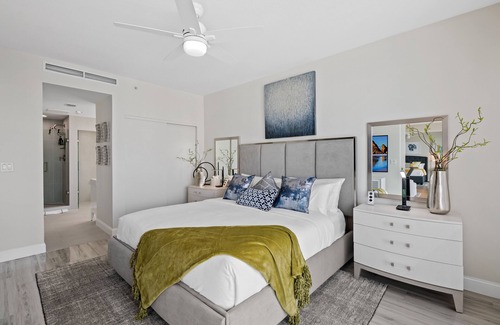 Central Beach Condo | Summer Special! Stunning condo with beach views and hotel amenities. Sleeps 6