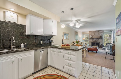 Downtown Park City Condo | SUMMER SPECIALS. 5 Min Walk to Historic Main St. Hike and Bike out the door,