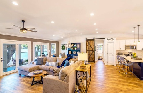 Mooresville House | Summer STATus w/Optional Boat Rental