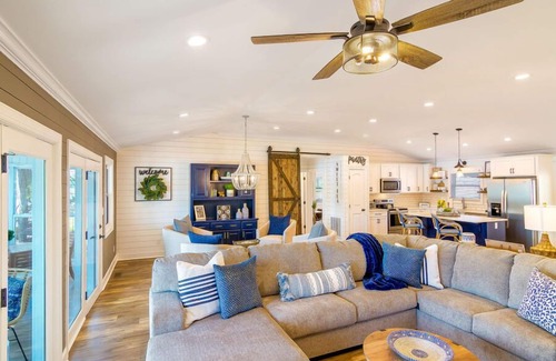 Mooresville House | Summer STATus w/Optional Boat Rental