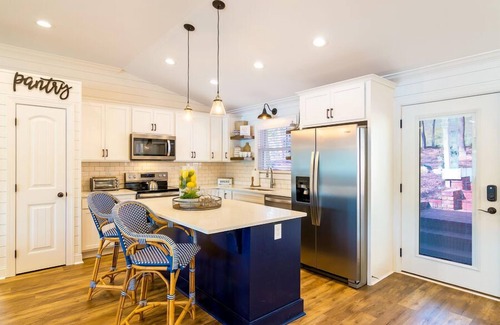Mooresville House | Summer STATus w/Optional Boat Rental