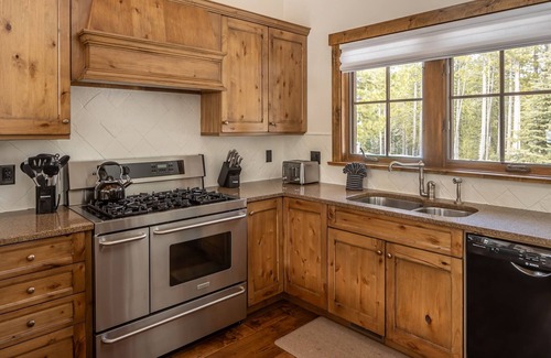 Spanish Peaks Cabin | Summer Stays Available! Mountain Cabin with Private Hot Tub