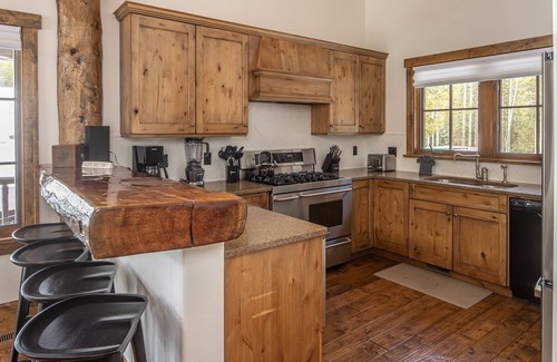 Spanish Peaks Cabin | Summer Stays Available! Mountain Cabin with Private Hot Tub