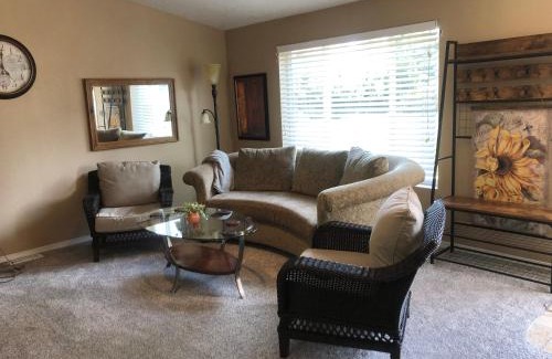 Central Oregon House | Summer Stop
