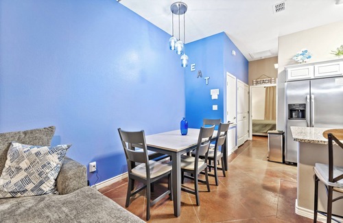 Corpus Christi Condo | Summer Time! 2KINGBed2Bath, sleeps 6. Pet friendly. Pool. Gas fire pit.