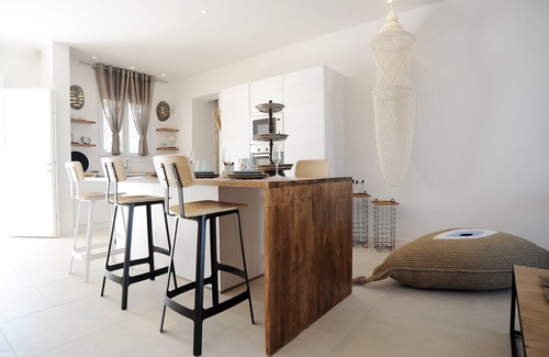 Panormos Villa | Summer villa with an artistic touch near Panormos