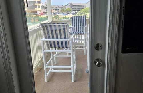 Myrtle Beach Condo | Summer weeks reduced with discount. Right on the beach!