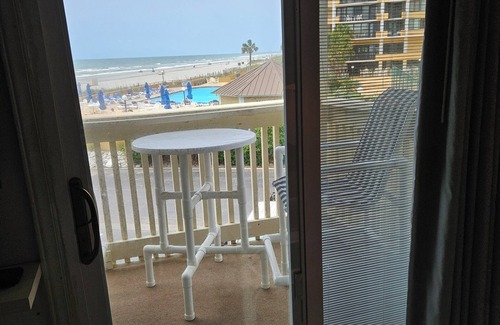 Myrtle Beach Condo | Summer weeks reduced with discount. Right on the beach!
