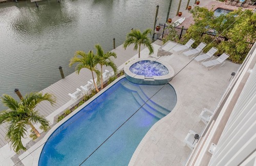 Fort Myers Beach House | Summer Wind - Luxury Beach Home
