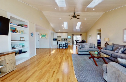 South Beach House | Summer Wind - Oceanfront Home, Large Deck, BHI Club w/Golf, Private Beach Access, 3 Suites, Dogs OK