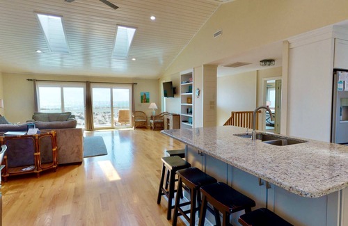 South Beach House | Summer Wind - Oceanfront Home, Large Deck, BHI Club w/Golf, Private Beach Access, 3 Suites, Dogs OK
