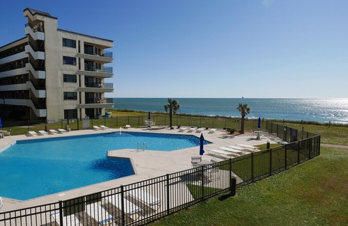Indian Beach Condo | Summer Winds 234: 2 BR, 2 BA Condominium in Indian Beach, Sleeps 6
