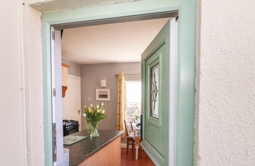 Youghal Apartment | SUMMERFIELD LODGE COTTAGE, with a garden in Youghal, County Cork