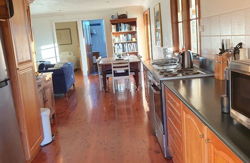 Lovedale Cottage | Summerfield - your home in the Hunter