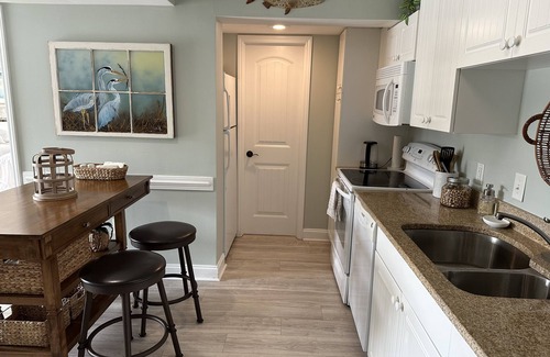 North Litchfield Beach Condo | Summerhouse Villas Condo with Resort Amenities!
