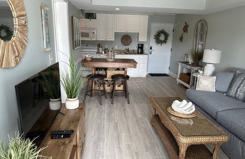 North Litchfield Beach Condo | Summerhouse Villas Condo with Resort Amenities!