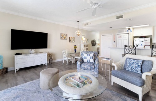 Mexico Beach Condo | SUMMERHOUSE 302 OFFERS AMAZING GULF VIEWS, COMMUNITY POOL, HOT TUB!
