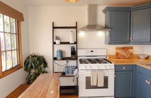 Summerland Cottage | Summerland - Ocean View Home, Dogs Welcome!