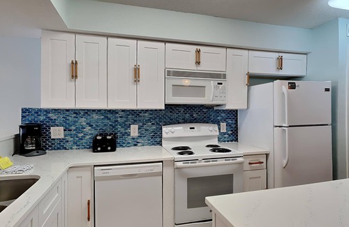 Fort Walton Beach Condo | Summerlin #503 | Beachfront Condo, Beach Services!