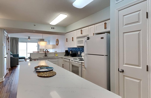 Fort Walton Beach Condo | Summerlin #503 | Beachfront Condo, Beach Services!