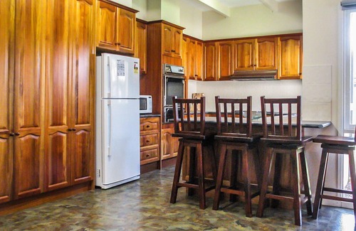 Cowes House | Summers Inn - sleeps 13