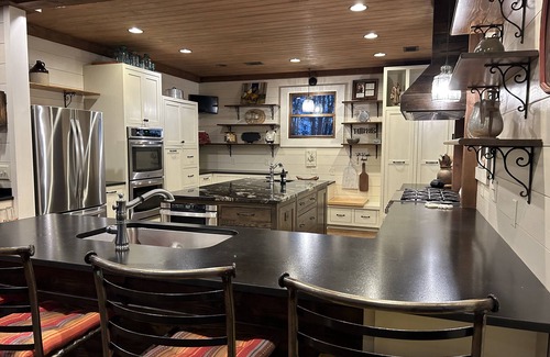 Pleasure Point House | Summertime at the beautiful Lake Martin. Alabama's premier lake retreat.